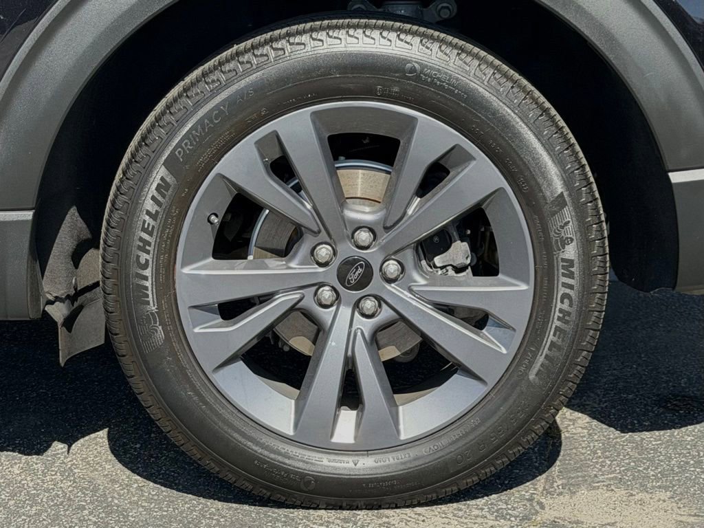 Certified 2022 Ford Explorer XLT w/ Equipment Group 202A image 12