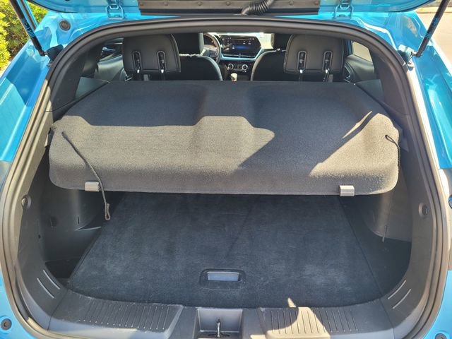 Used 2025 Chevrolet Trax RS w/ Driver Confidence Package FWD image 27
