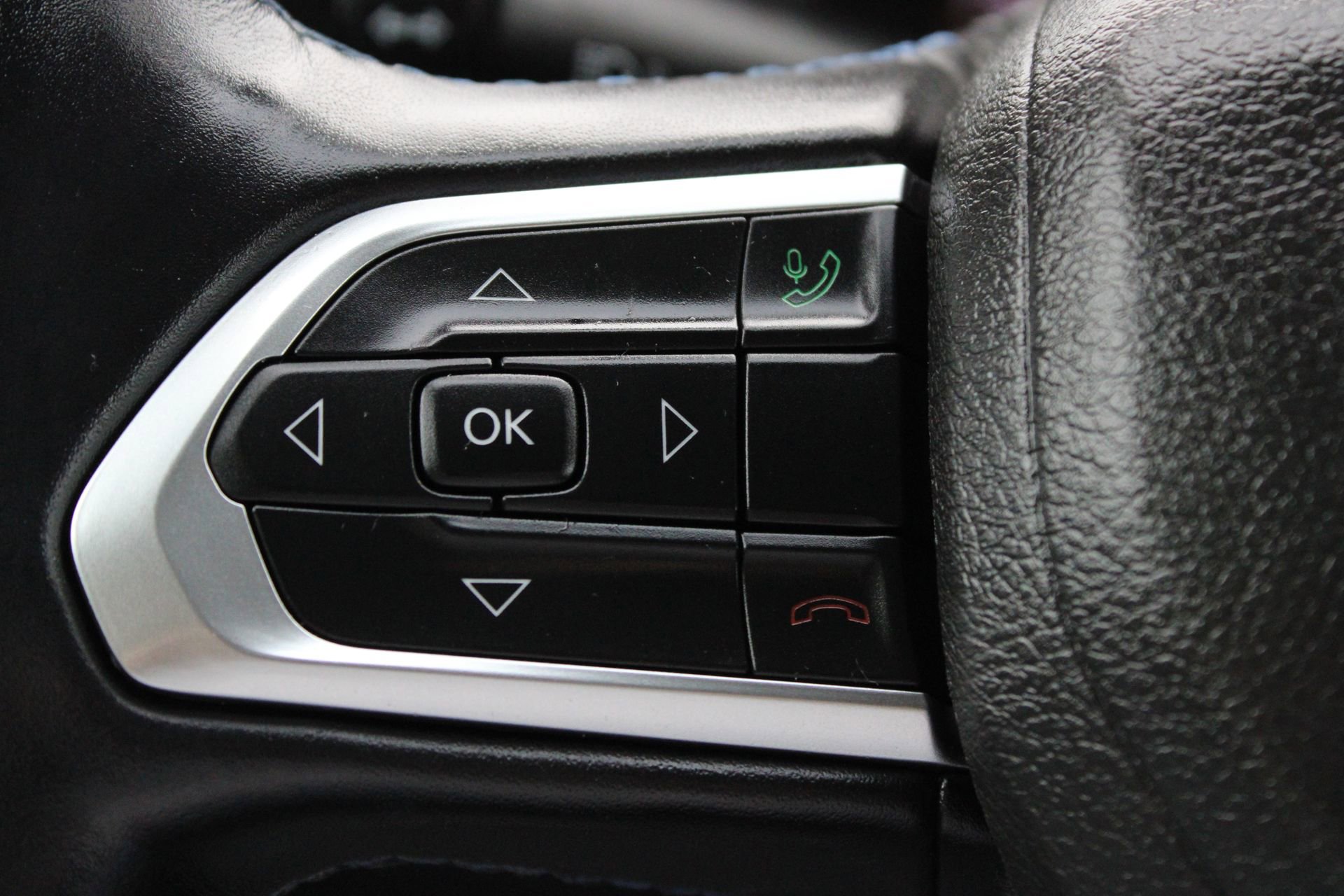 Used 2022 Jeep Compass Latitude w/ Convenience Group AWD/4WD image 26