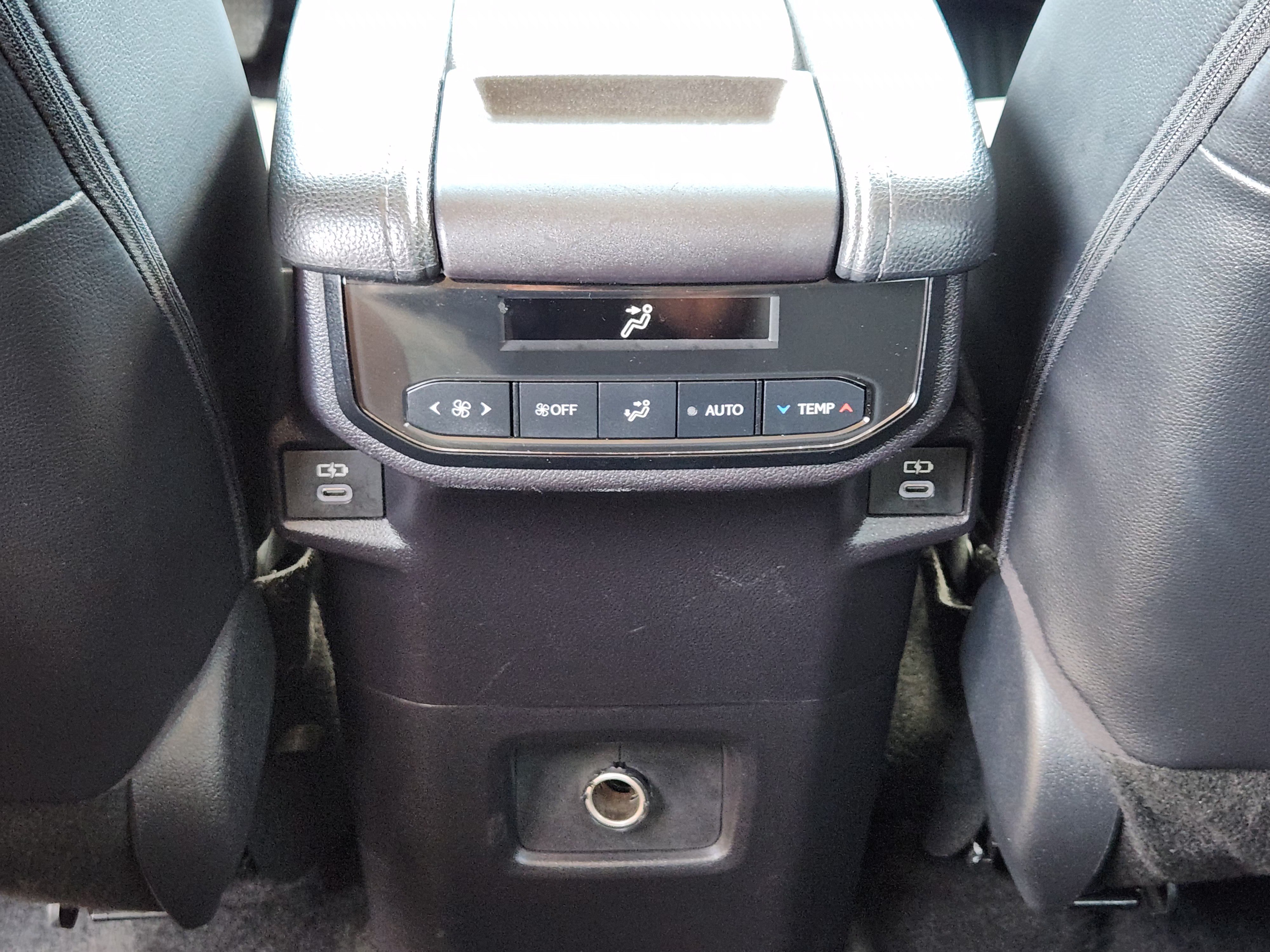 Used 2025 Toyota Grand Highlander AWD Hybrid image 32