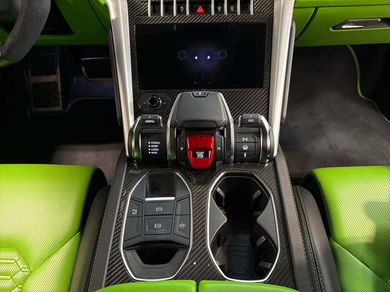 Used 2022 Lamborghini Urus AWD/4WD image 21