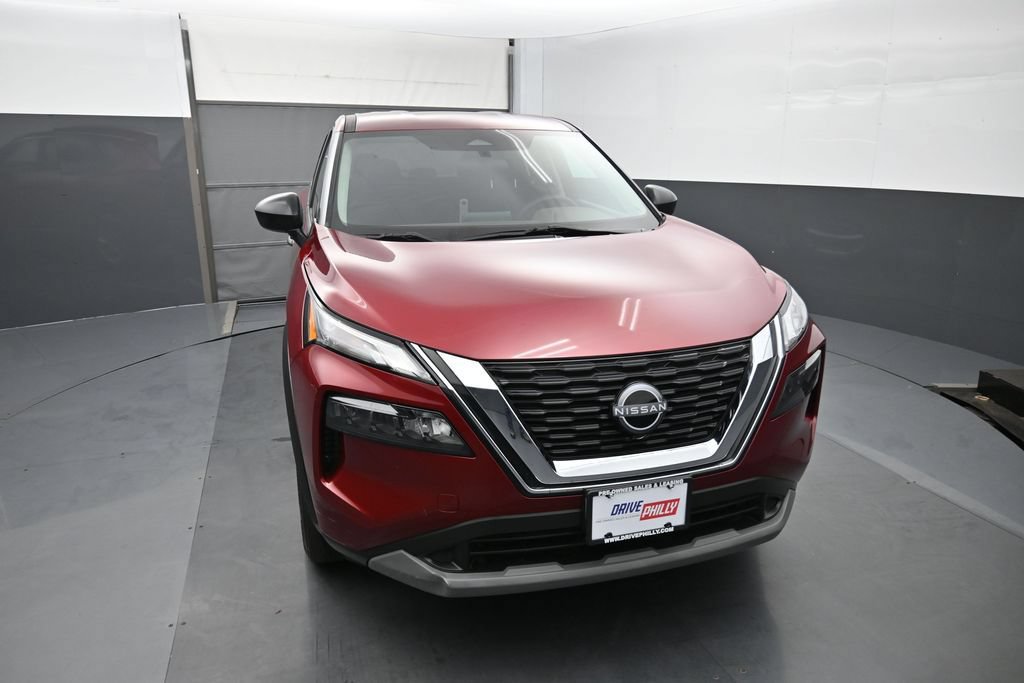 Used 2023 Nissan Rogue S AWD/4WD image 1