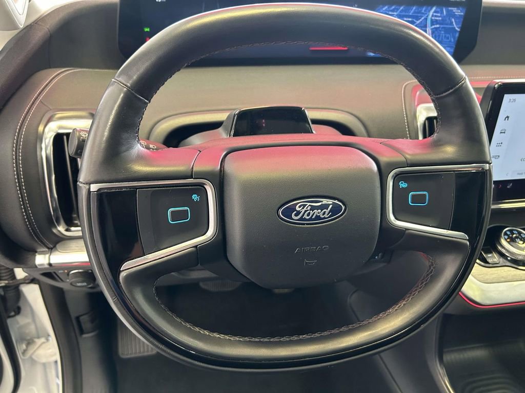 Used 2025 Ford Expedition Platinum AWD/4WD image 22