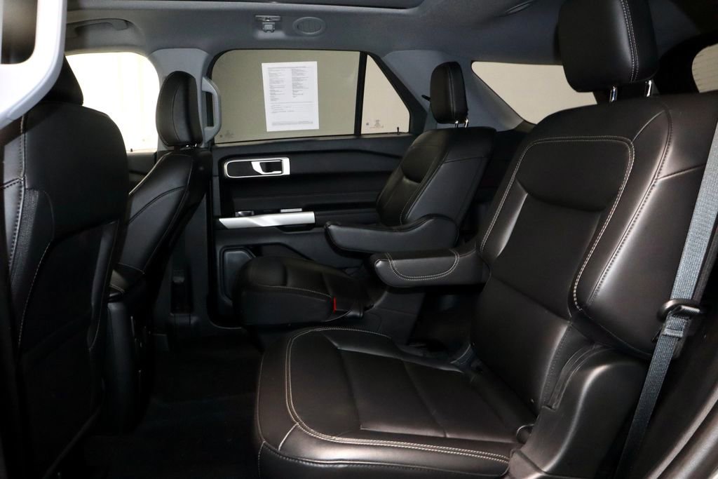 Used 2023 Ford Explorer XLT w/ Equipment Group 202A AWD/4WD image 23