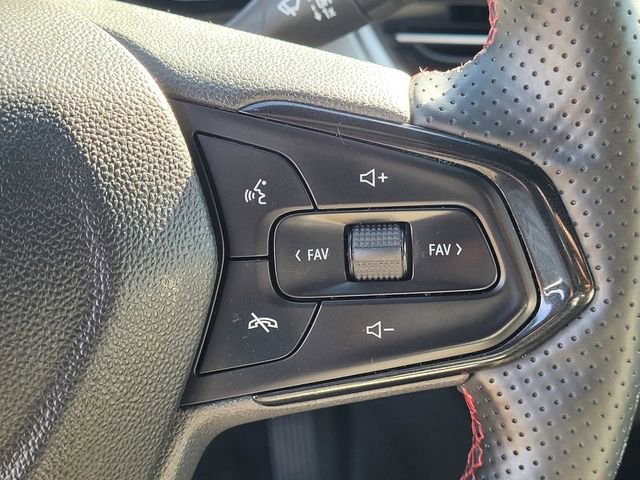 Used 2024 Chevrolet Trax RS FWD image 14