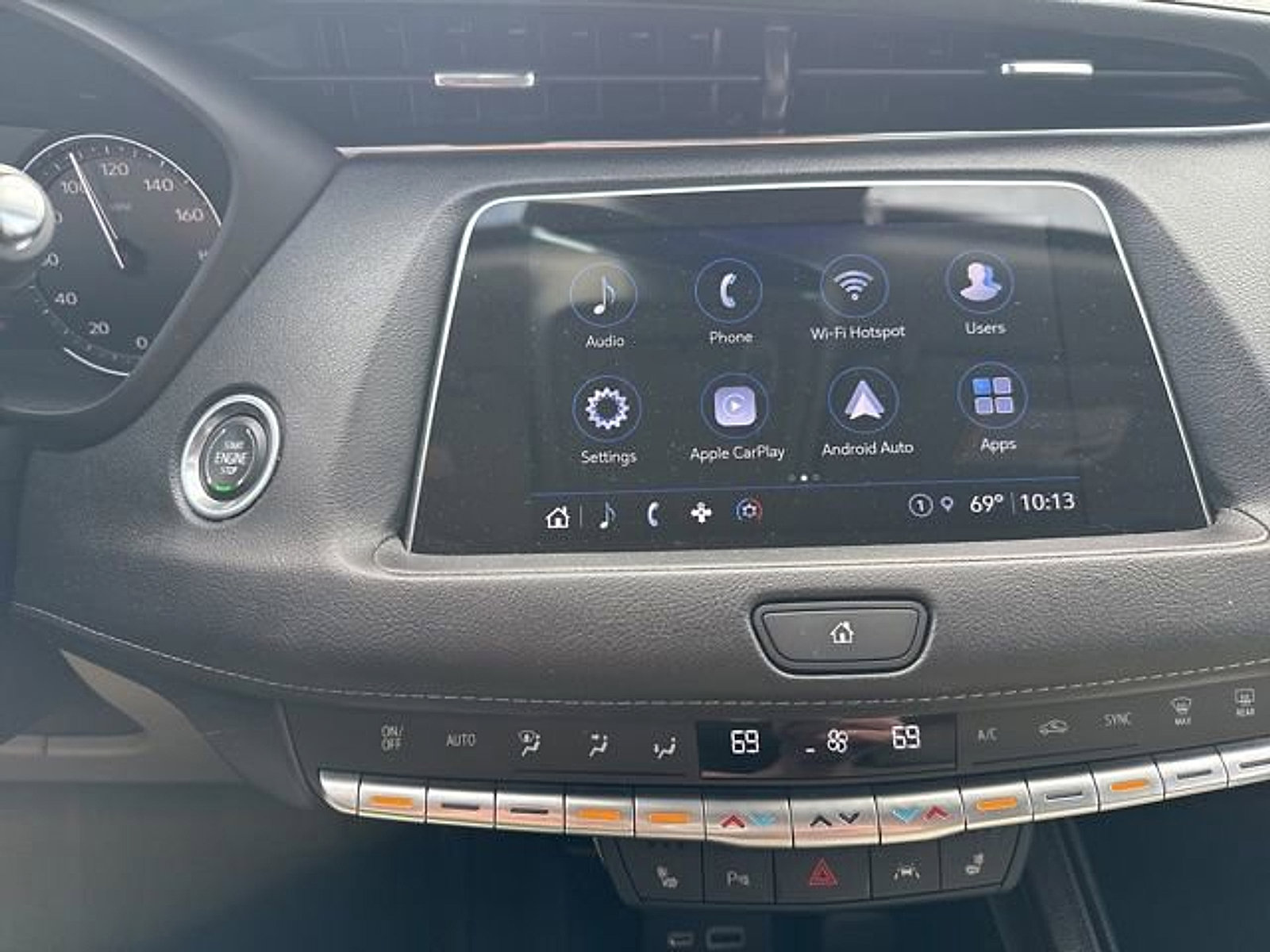 Certified 2023 Cadillac XT4 Luxury w/ Cold Weather Package image 10