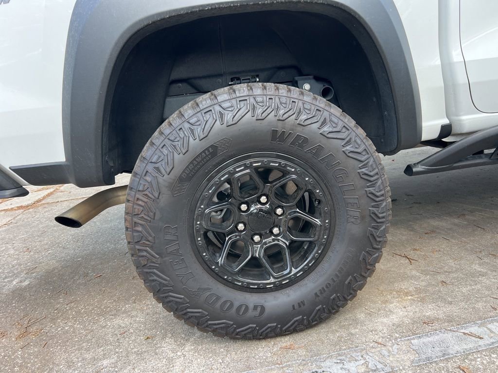 Used 2025 Chevrolet Colorado ZR2 w/ ZR2 Bison Edition AWD/4WD image 10