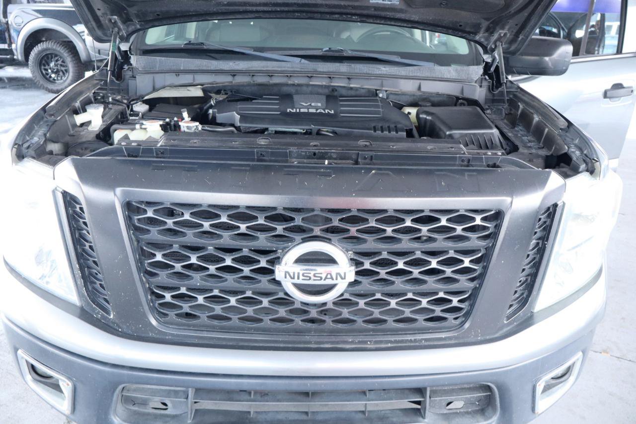 Used 2017 Nissan Titan S AWD/4WD image 36