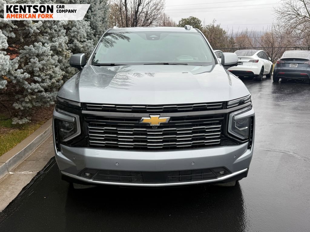 Used 2025 Chevrolet Suburban High Country image 2