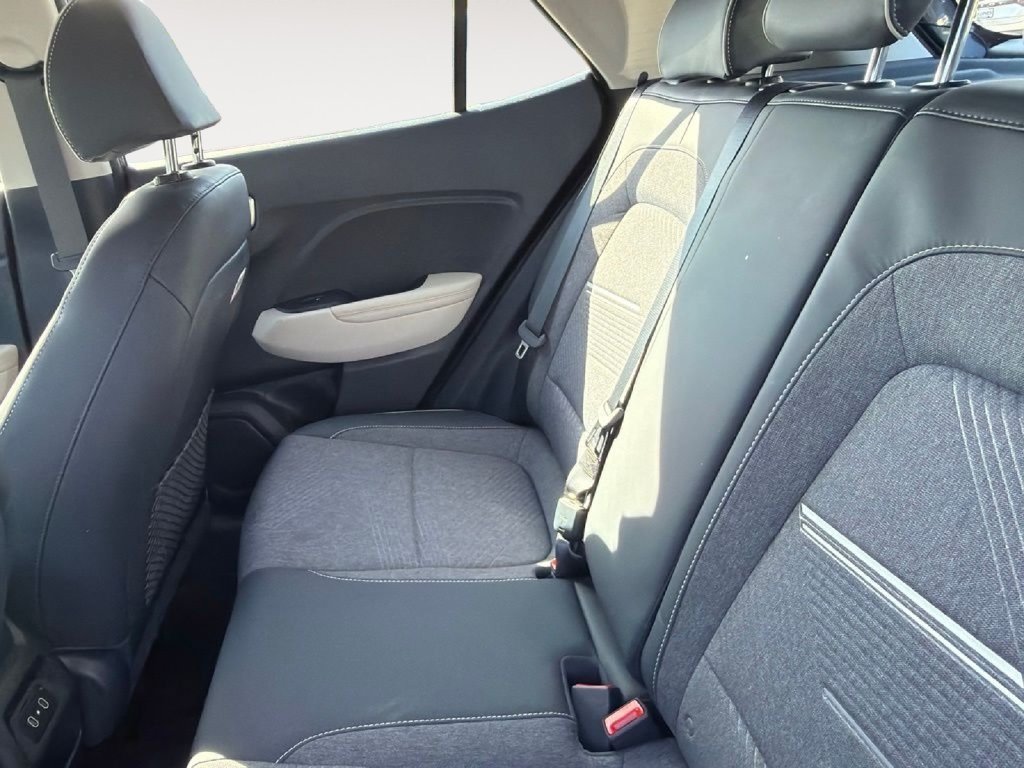 Used 2025 Hyundai Venue Limited FWD image 14