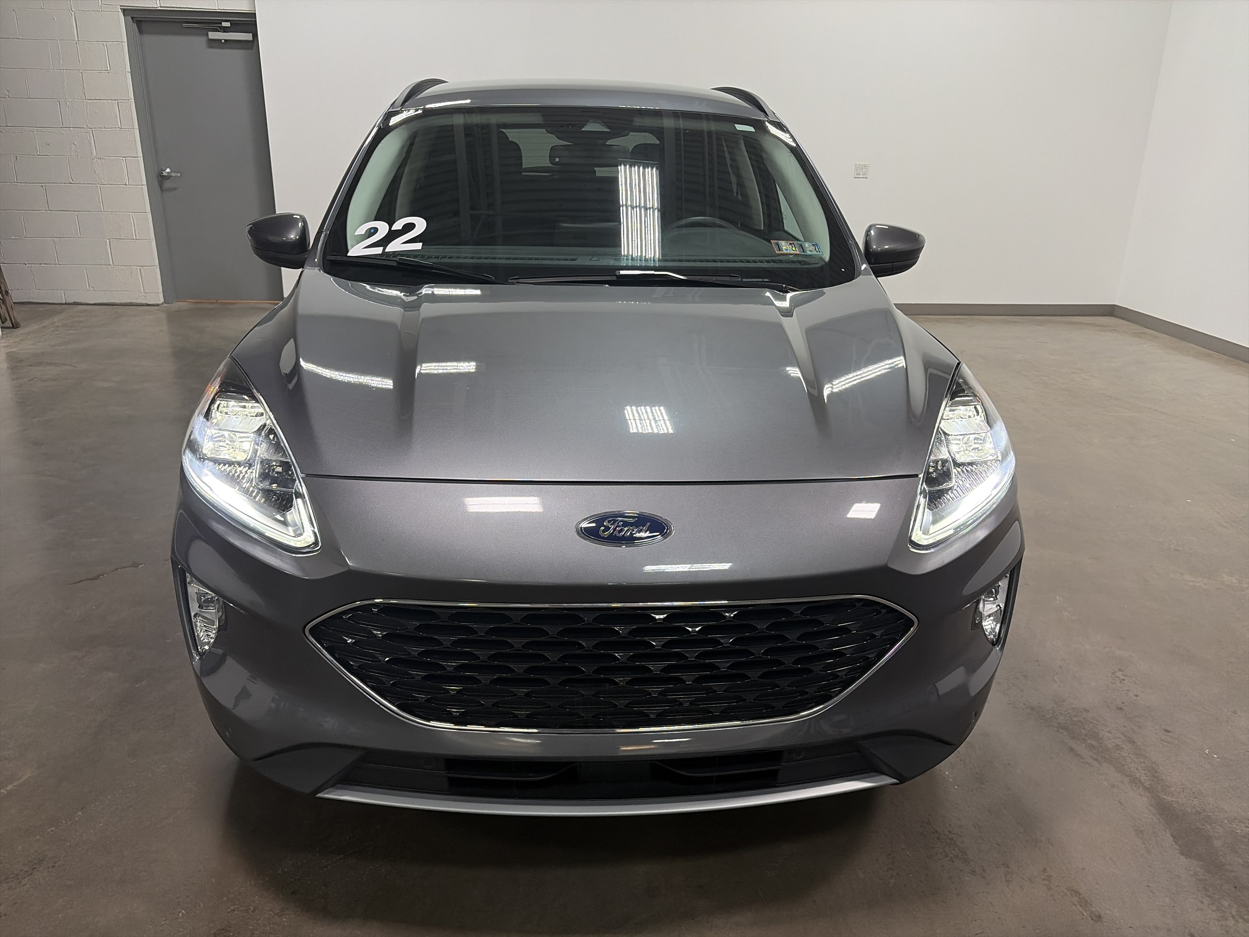Used 2022 Ford Escape Titanium AWD/4WD image 38