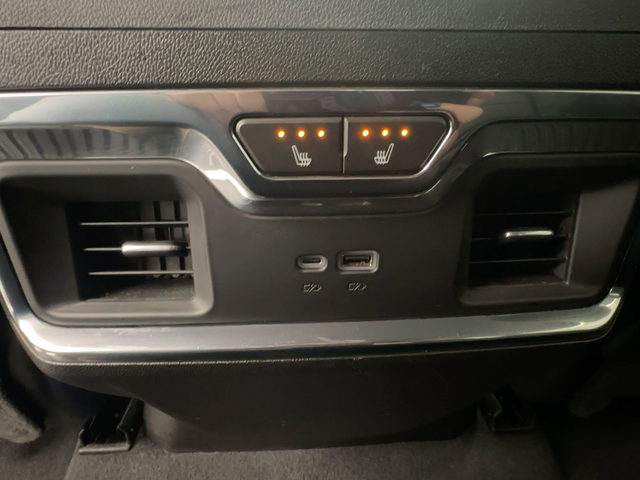 Used 2024 Chevrolet Silverado 3500 LTZ w/ LTZ Plus Package image 30