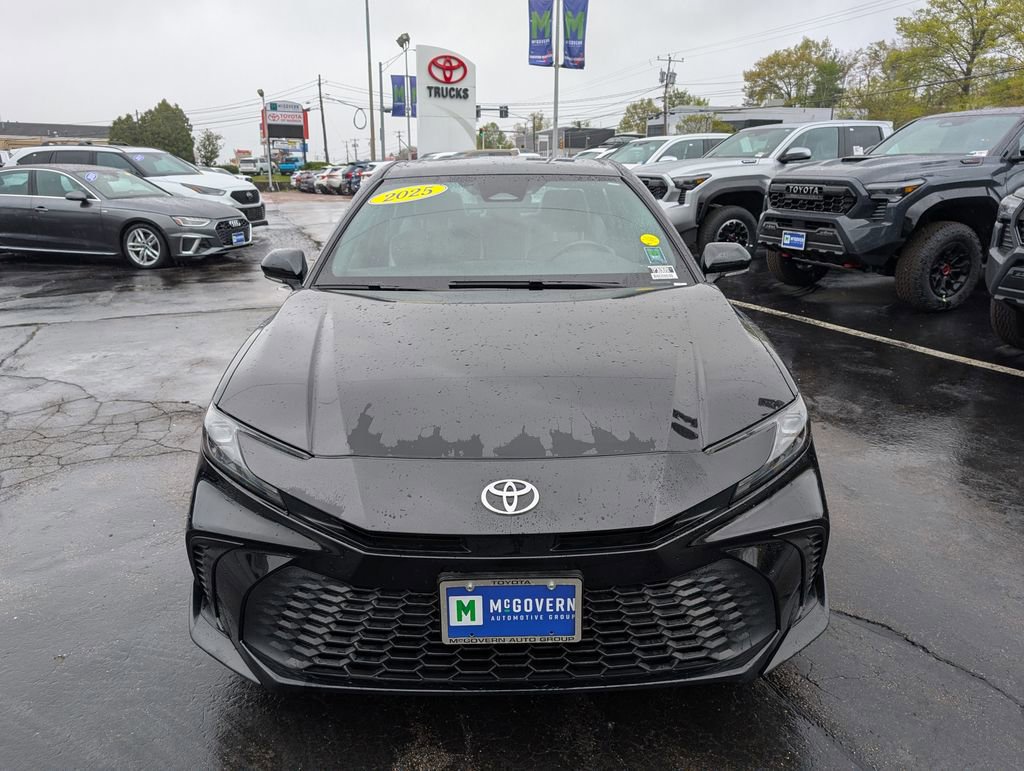 Used 2025 Toyota Camry SE w/ Convenience Package FWD image 10
