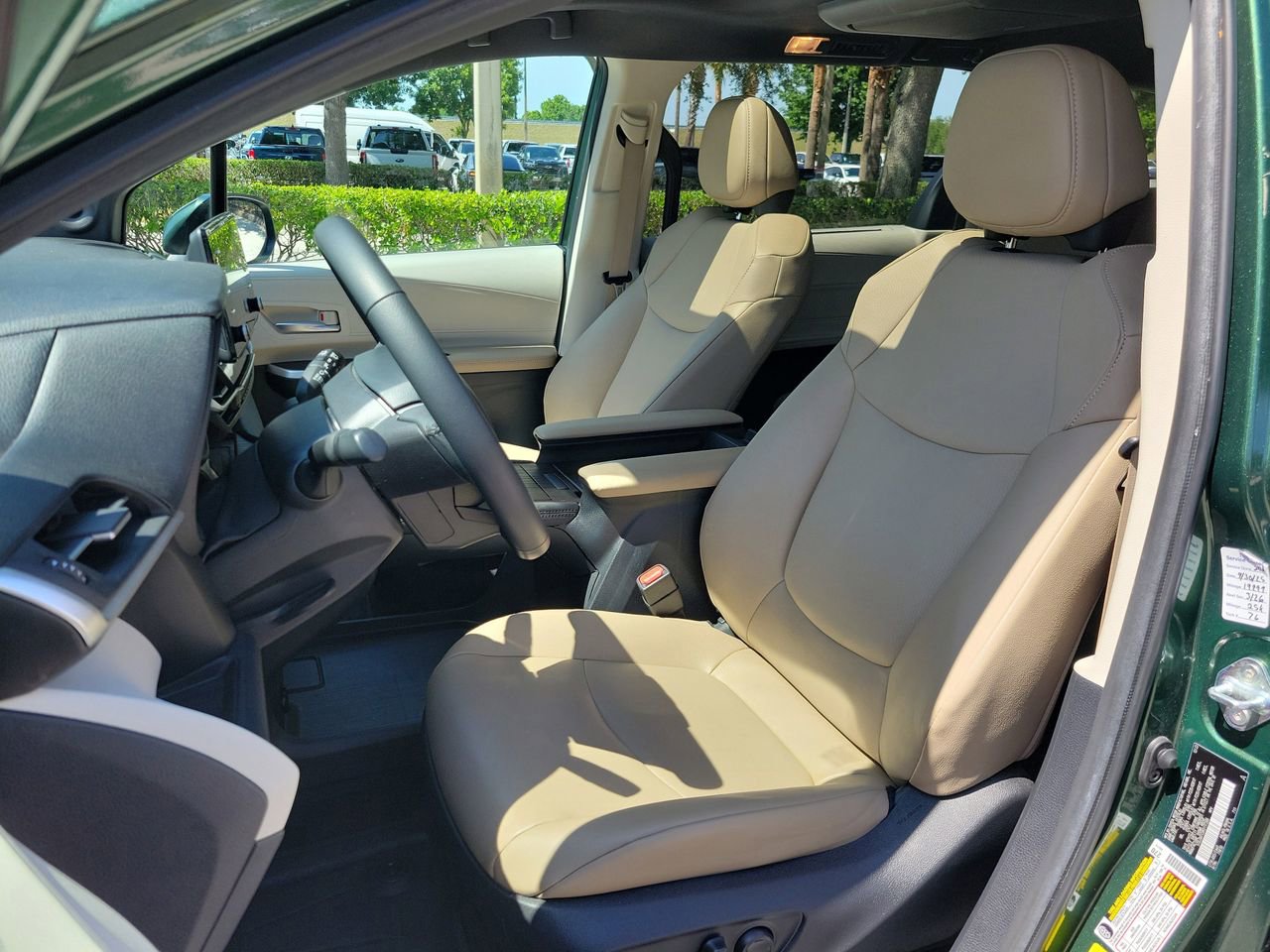 Used 2024 Toyota Sienna XLE AWD/4WD image 18