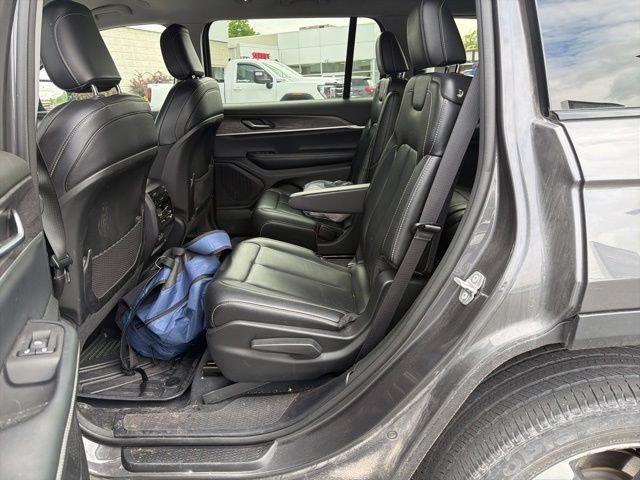 Used 2023 Jeep Grand Cherokee L Limited AWD/4WD image 34