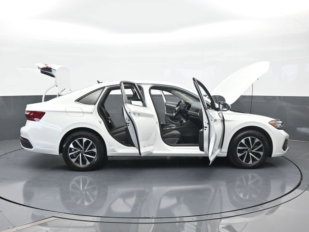 Used 2023 Volkswagen Jetta S image 69