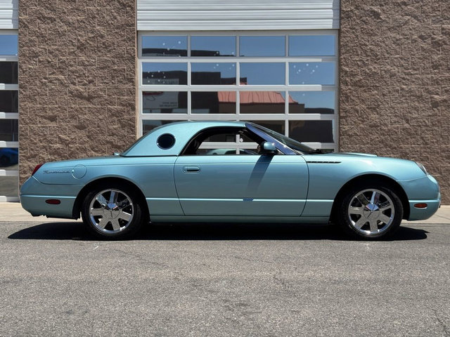 Used 2002 Ford Thunderbird Deluxe RWD image 3