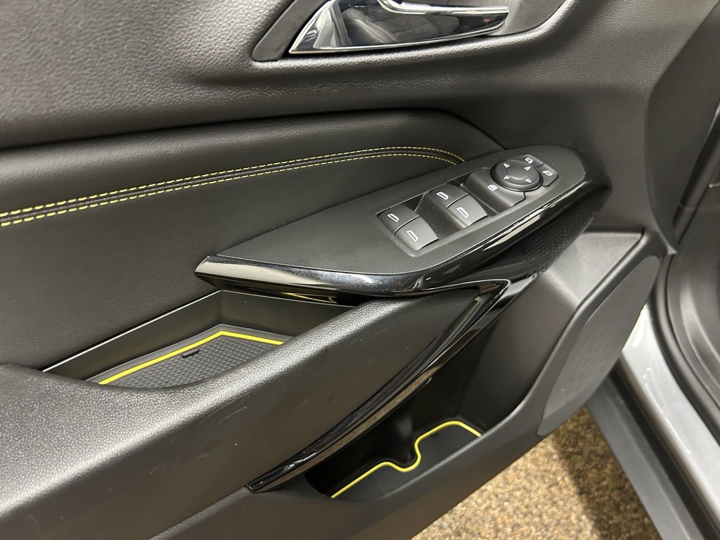 Used 2025 Chevrolet Trax LT w/ Driver Confidence Package image 26