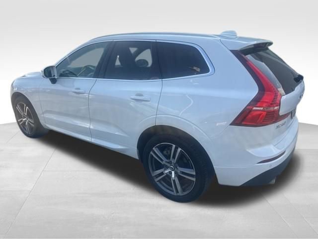 Used 2021 Volvo XC60 T6 Momentum w/ Premium Package image 4