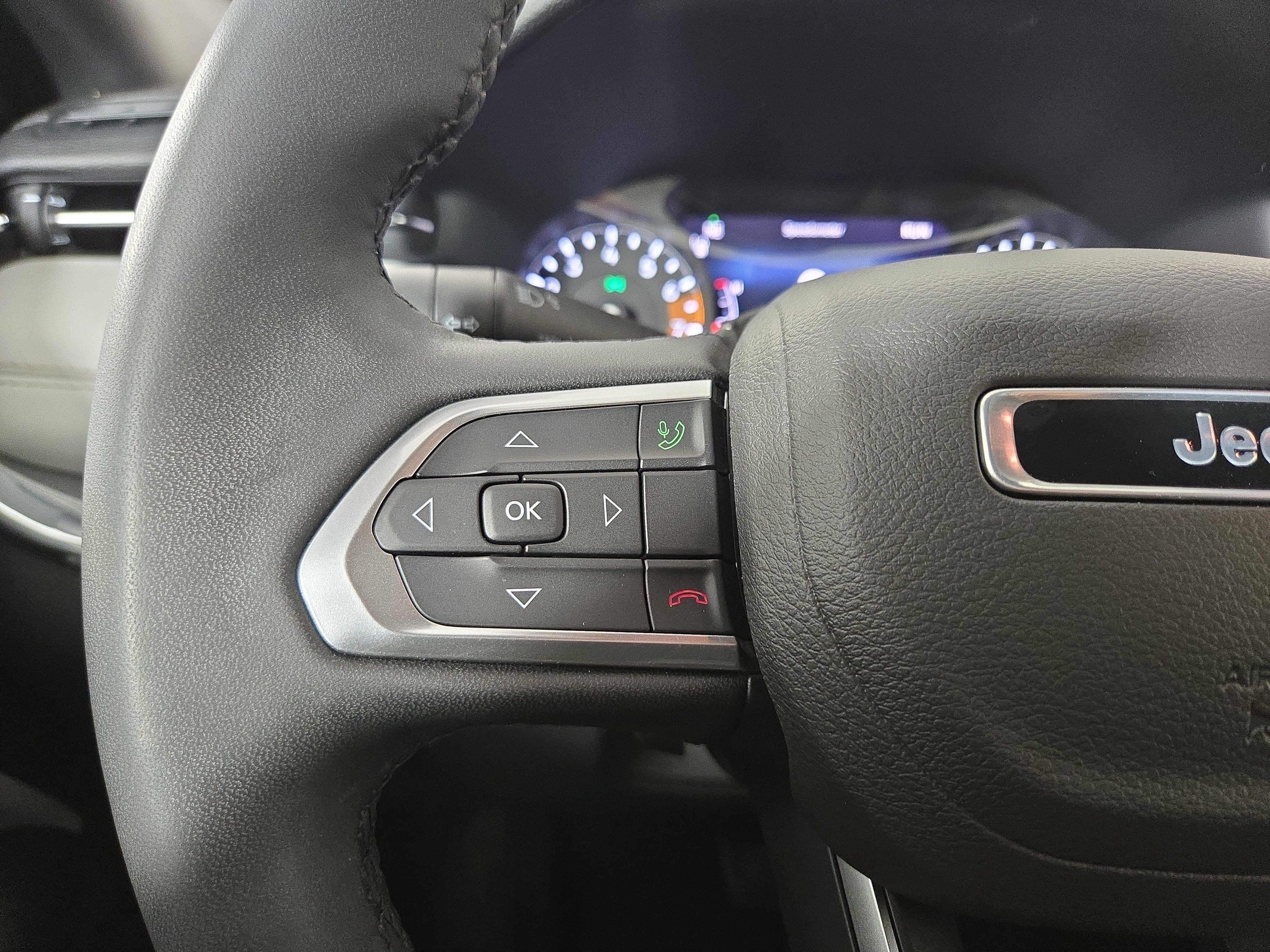 Used 2023 Jeep Compass Limited image 15