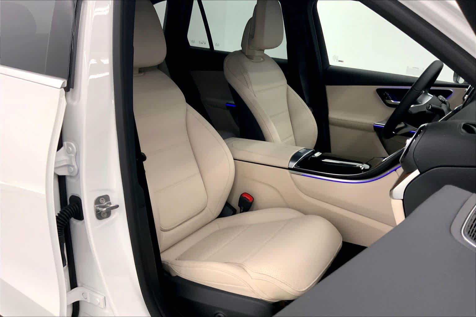 New 2027 Mercedes-Benz GLC 300 image 2