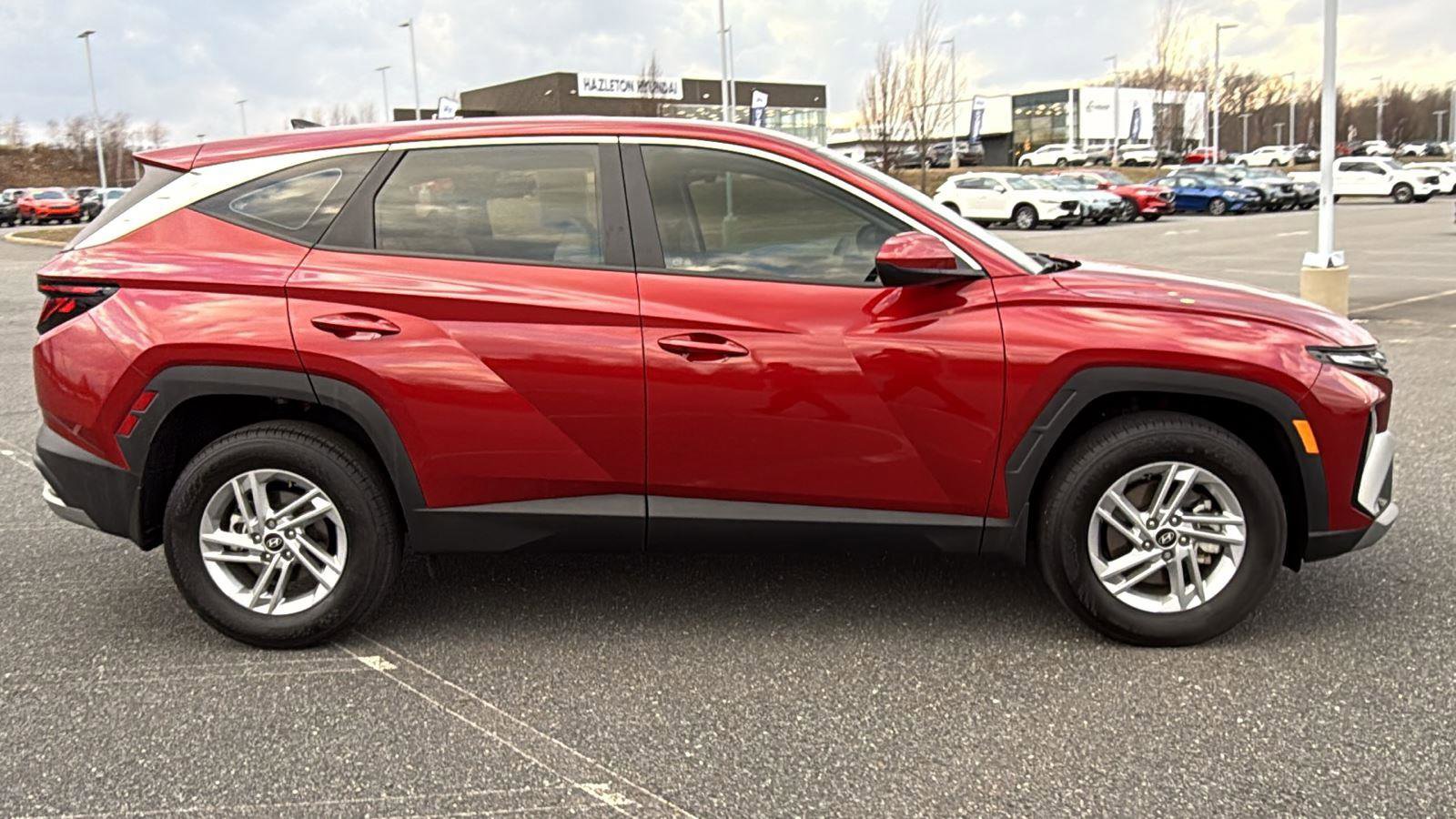 Used 2025 Hyundai Tucson SE image 4