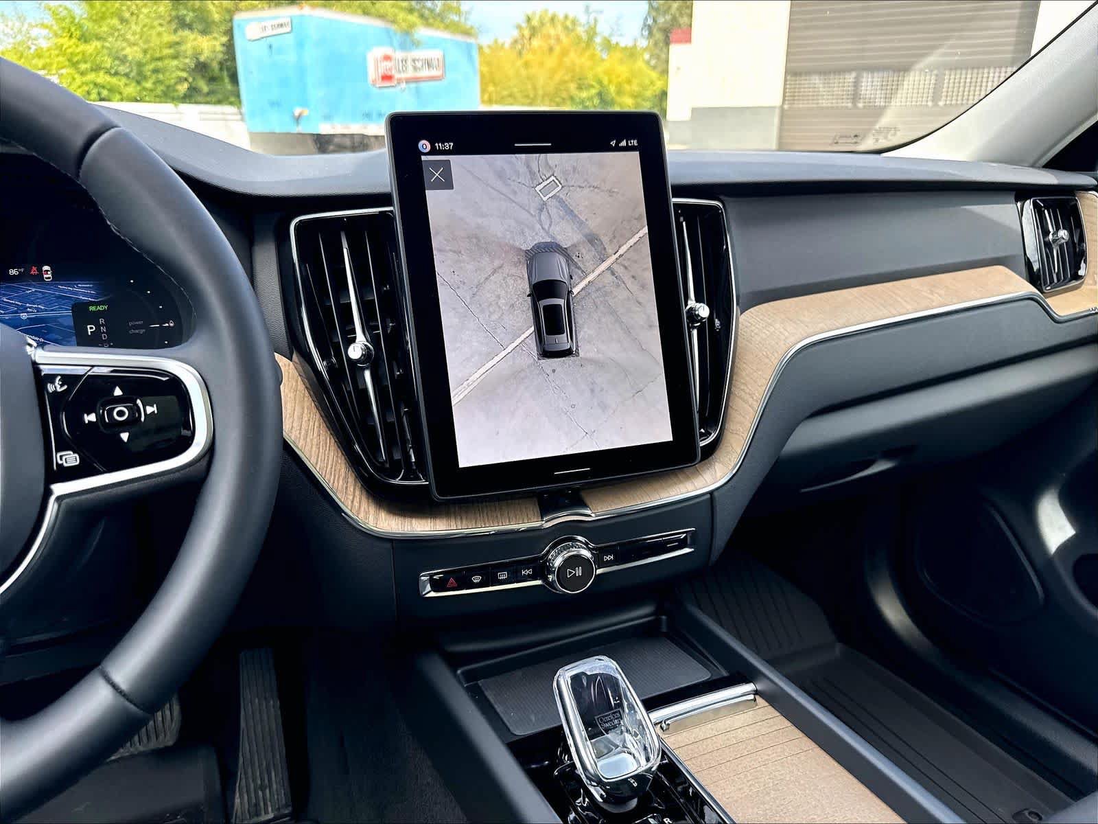 New 2026 Volvo XC60 T8 Plus AWD/4WD image 9