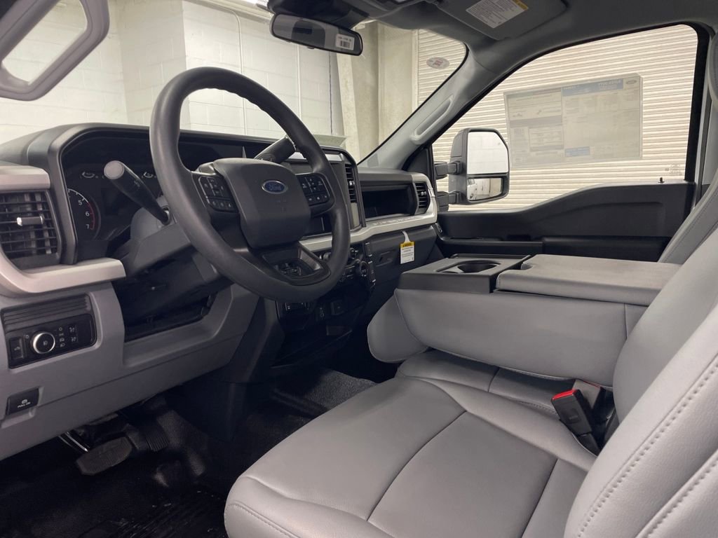 New 2026 Ford F250 XL w/ XL Chrome Package image 6
