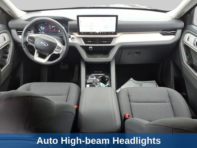 Used 2025 Ford Explorer Active AWD/4WD image 9