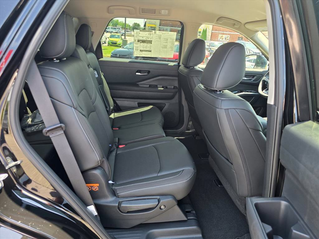 New 2026 Nissan Pathfinder SL w/ Cargo Package FWD image 11