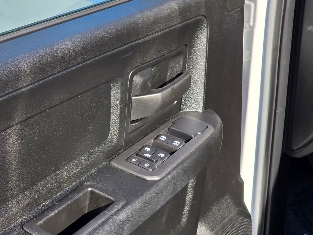 Used 2025 RAM 3500 Tradesman w/ Chrome Appearance Group image 39