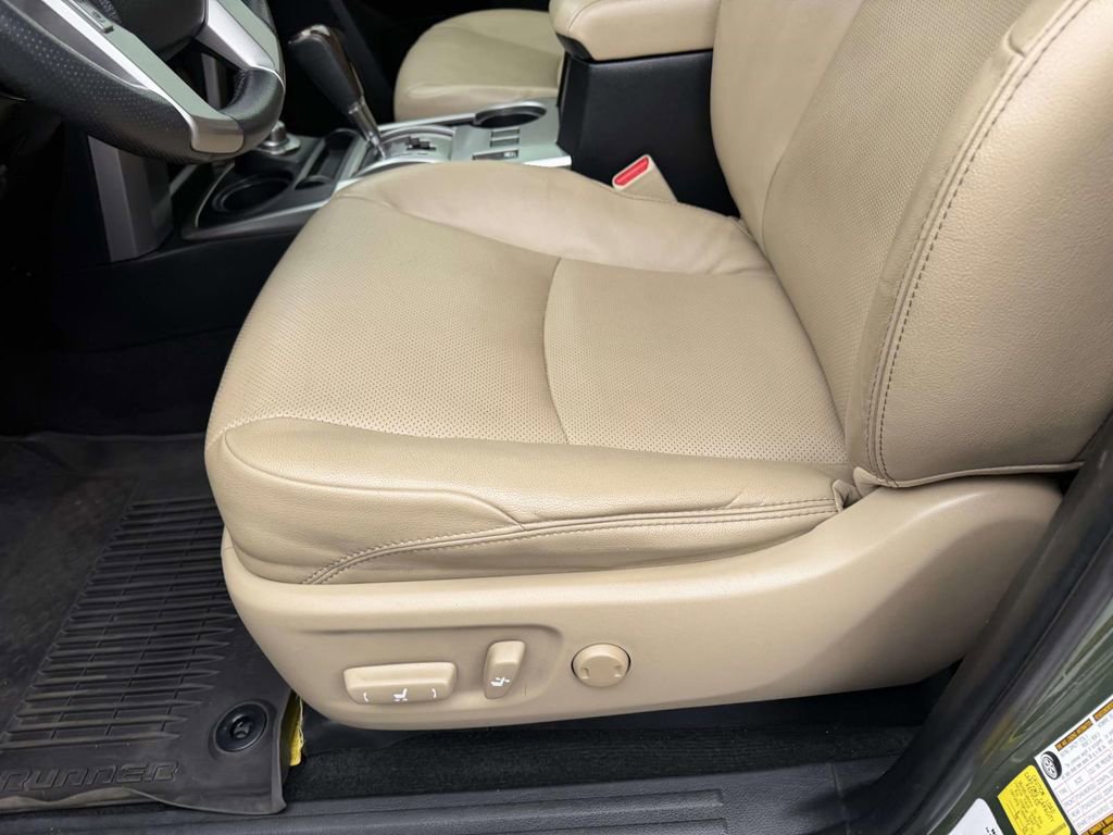 Used 2022 Toyota 4Runner Limited AWD/4WD image 17