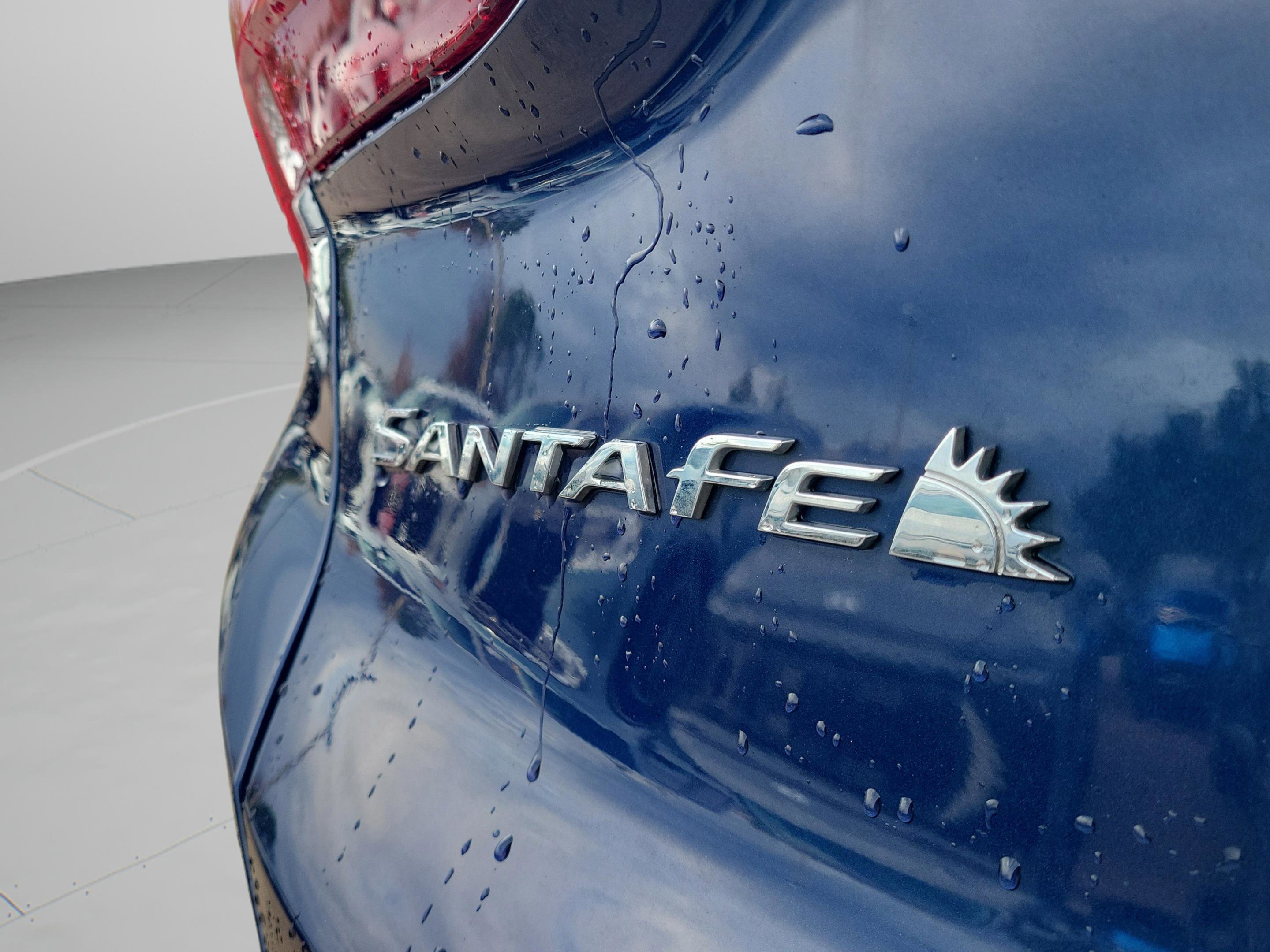 Used 2023 Hyundai Santa Fe SEL w/ Premium Package image 6