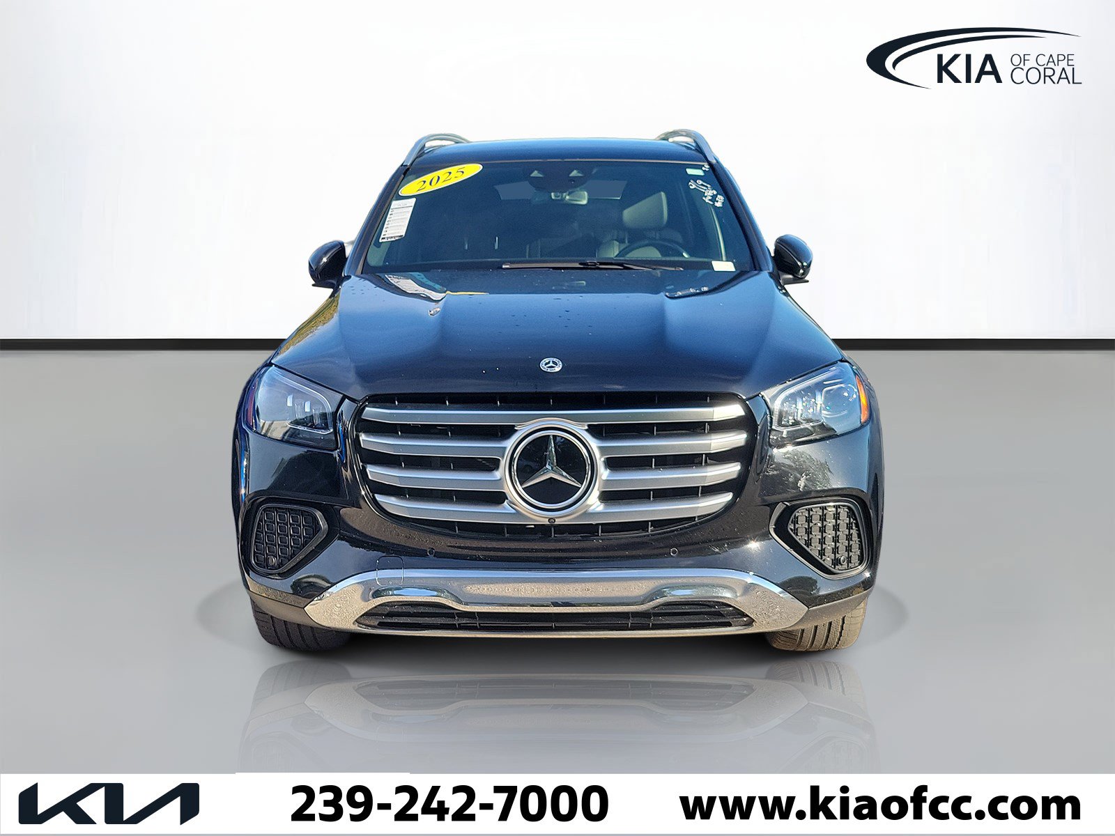 Used 2025 Mercedes-Benz GLS 450 4MATIC image 2
