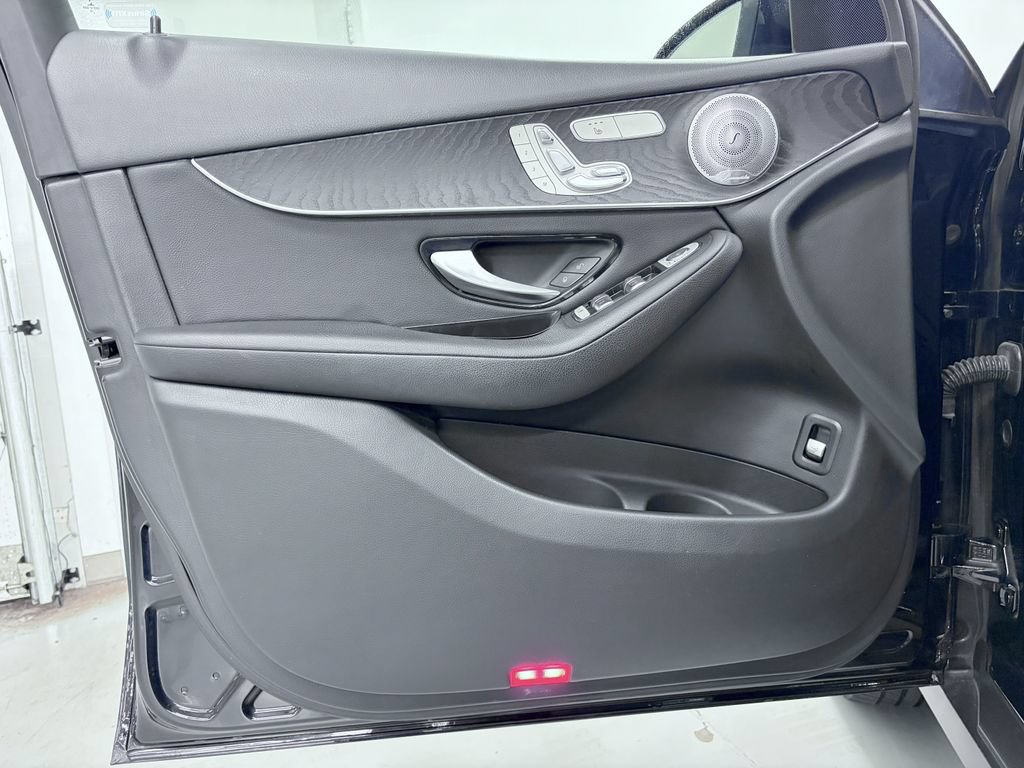 Used 2018 Mercedes-Benz GLC 300 4MATIC image 15