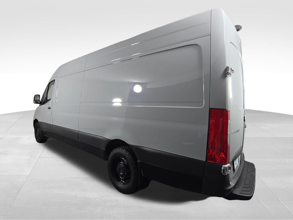 Used 2021 Mercedes-Benz Sprinter 2500 image 5