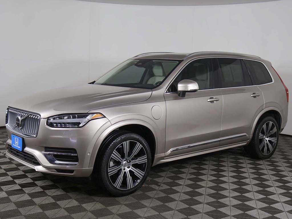Used 2024 Volvo XC90 T8 Plus w/ Protection Package Premier AWD/4WD image 12