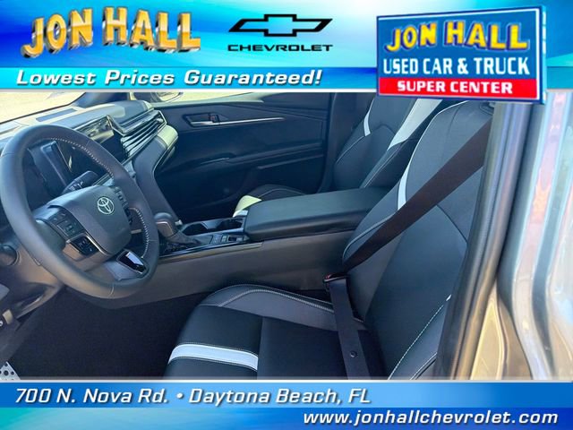 Used 2025 Toyota Camry SE image 12