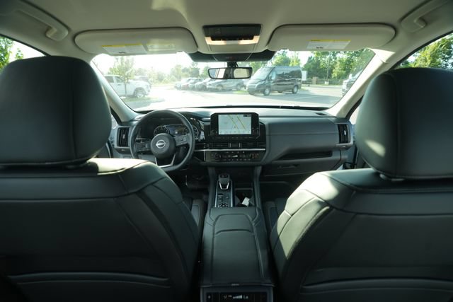 Used 2025 Nissan Pathfinder SL AWD/4WD image 24