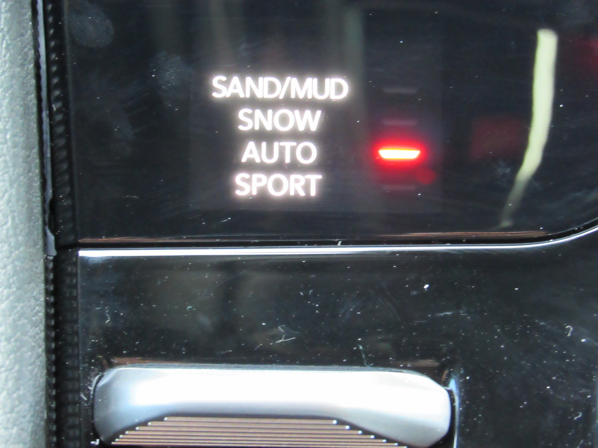 Used 2025 Jeep Grand Cherokee Limited AWD/4WD image 24