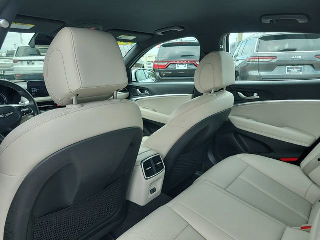 Used 2025 Genesis G70 2.5T RWD image 13