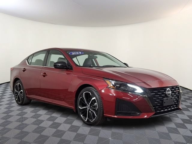 Used 2023 Nissan Altima 2.5 SR FWD image 1