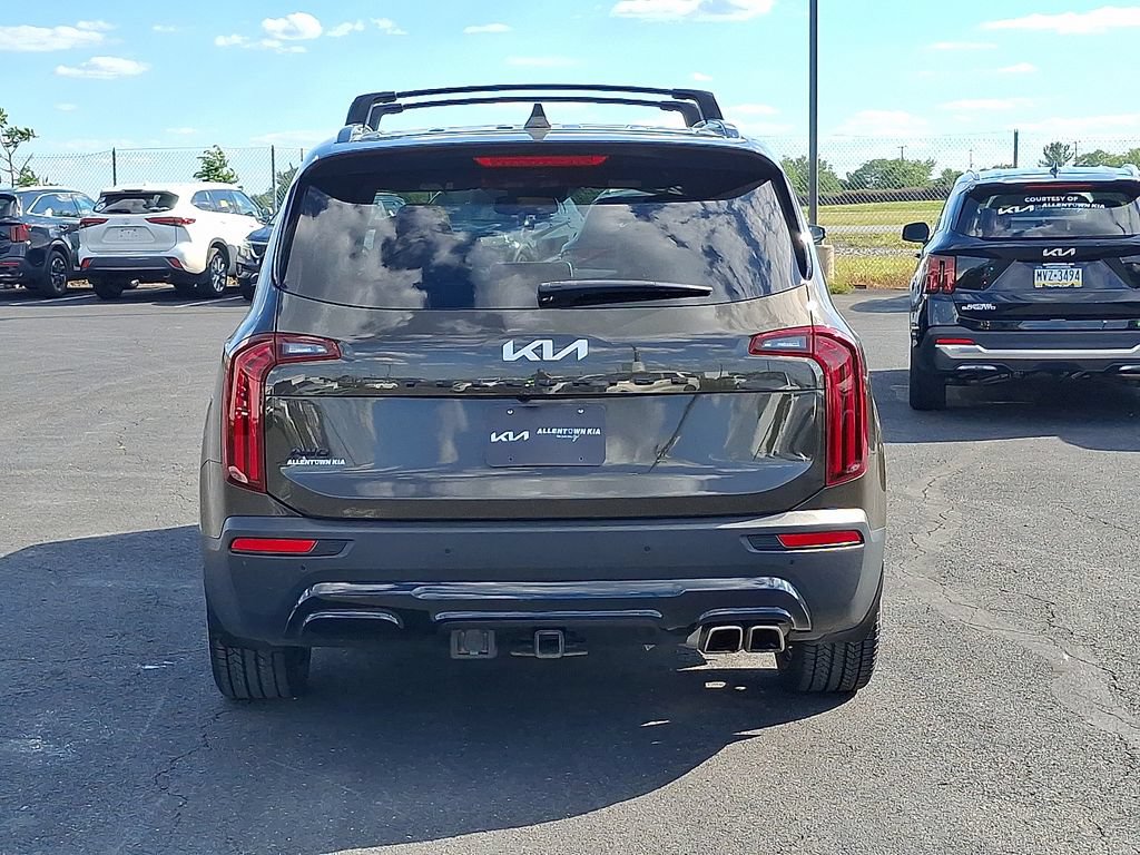Certified 2022 Kia Telluride SX w/ Nightfall Edition Package AWD/4WD image 5