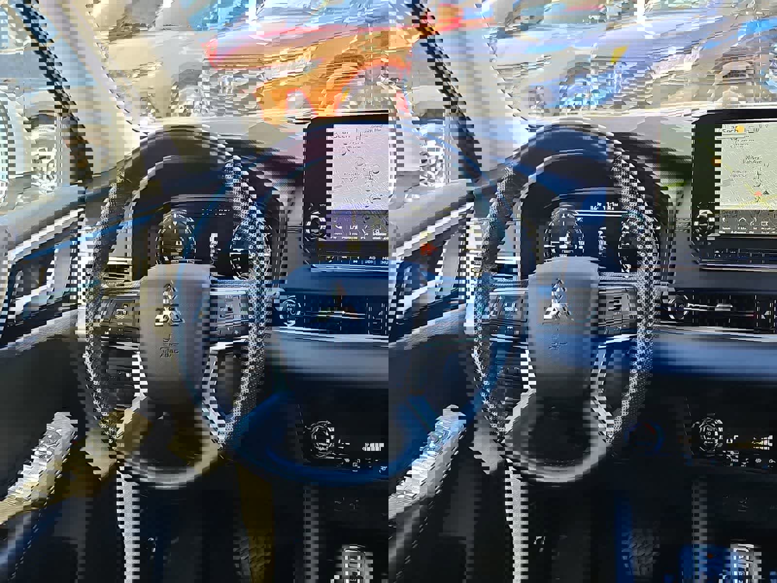 Used 2023 Mitsubishi Outlander SE image 24