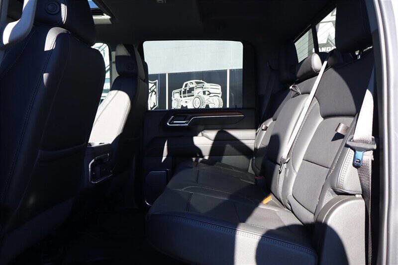 Used 2024 GMC Sierra 3500 Denali w/ Denali Reserve Package image 22