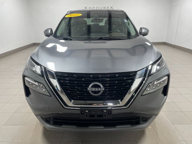 Used 2022 Nissan Rogue SV image 2