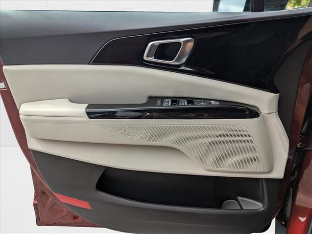 Used 2024 Kia Carnival EX image 12