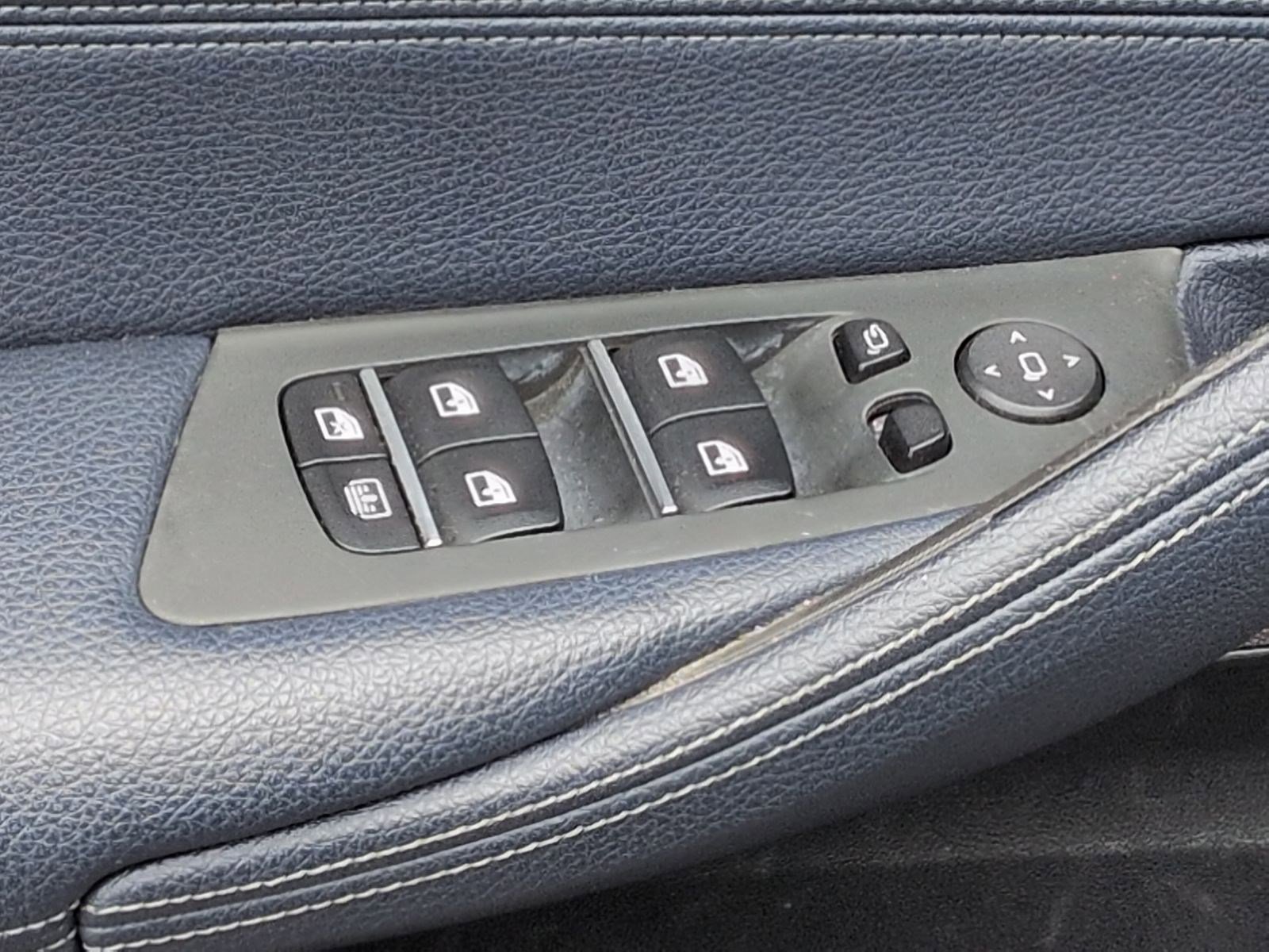 Used 2018 BMW M550i xDrive w/ Driving Assistance Package image 15