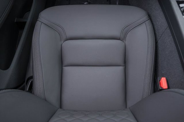 Used 2026 Volvo XC60 B5 Plus w/ Protection Package Premier AWD/4WD image 30