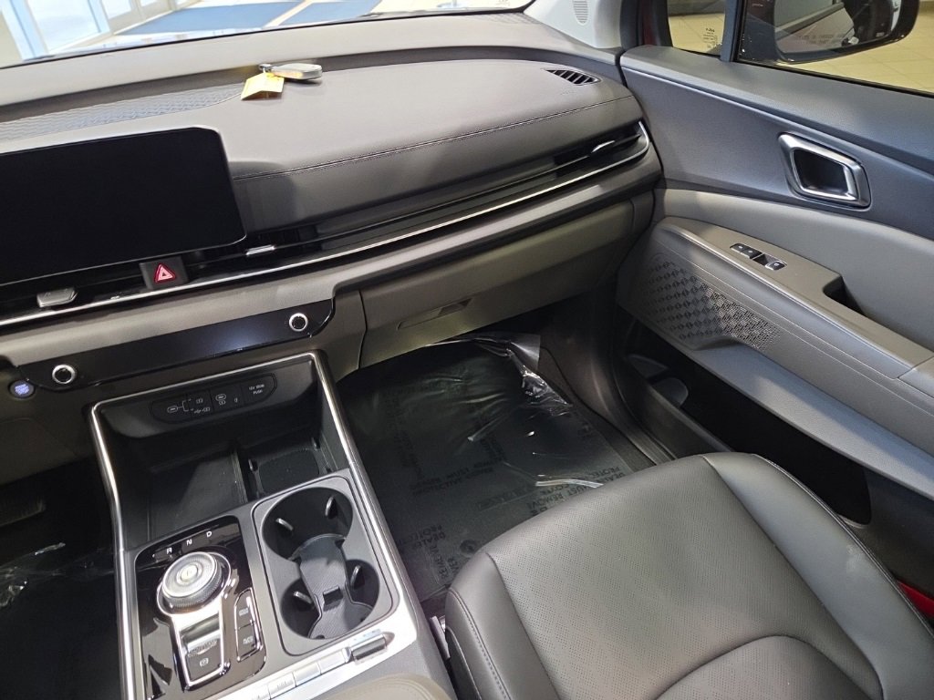 Used 2025 Kia Carnival SX image 19